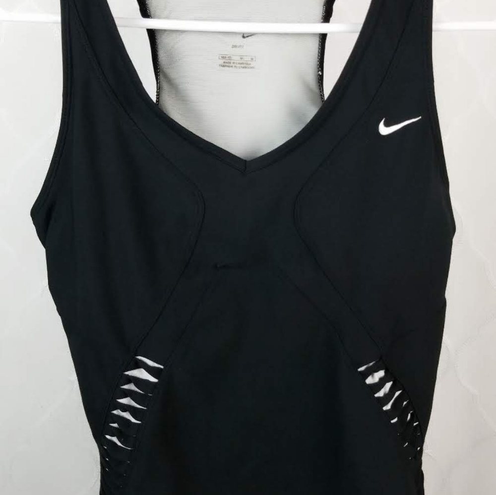 Nike Dri-Fit Racerback Padded Tank Med